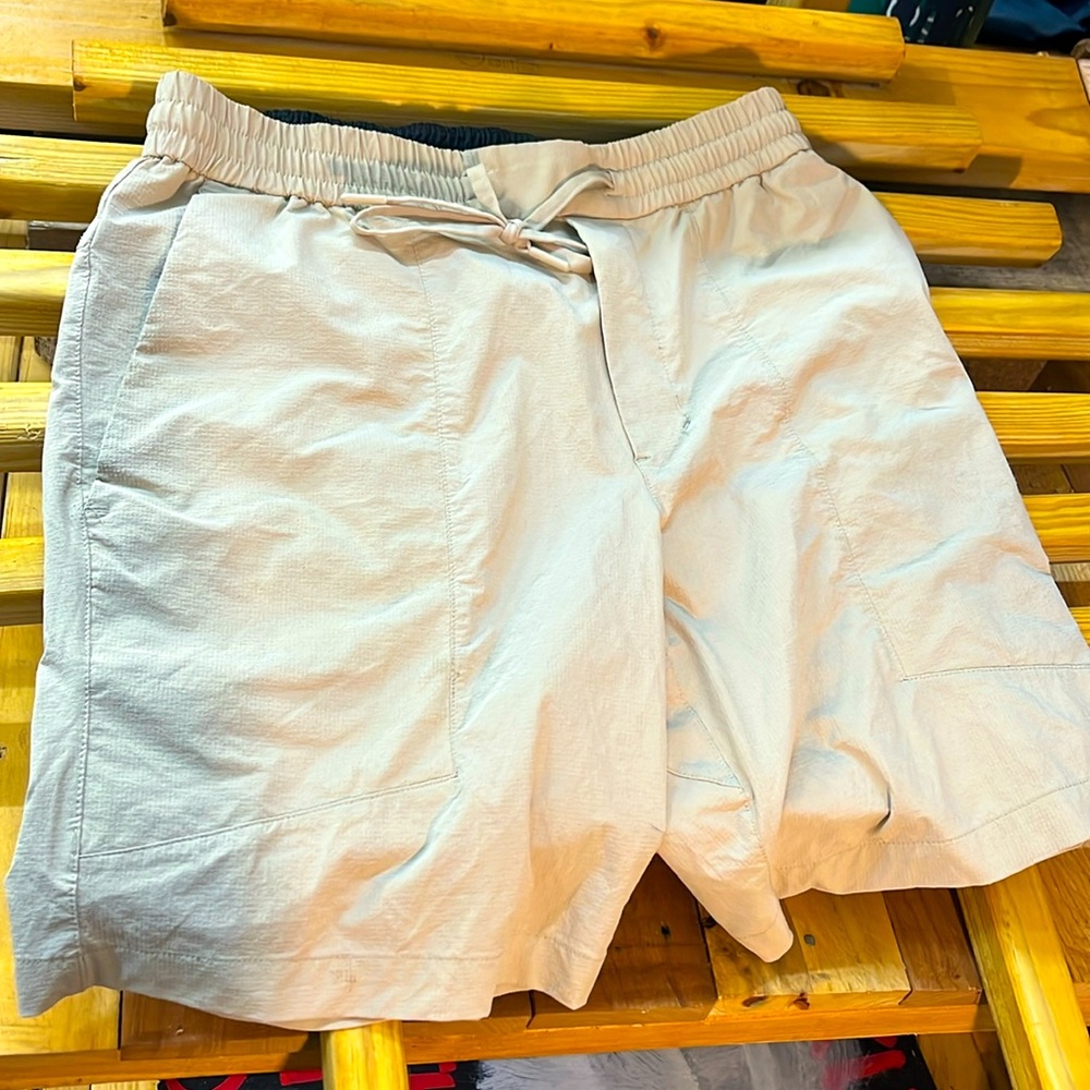 lululemon athletica Tan Men’s ABC  Shorts